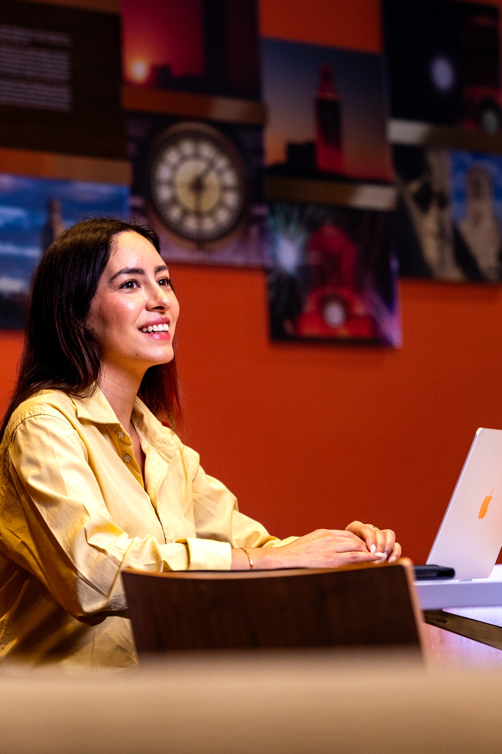 MSITM student Regina Lindoro talking with someone